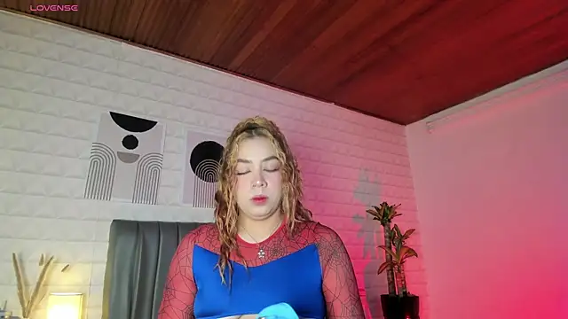 Snapshot of Lizzie-Evans chatting on July 23, 12:03 pm Lizzie-Evans online show from July 23, 12:03 pm