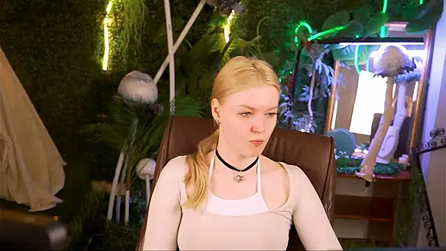 Snapshot of GraceGlamour chatting on March 17, 5:23 am GraceGlamour online show from March 17, 5:23 am