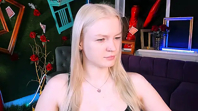 Snapshot of GraceGlamour chatting on November 21, 5:06 am GraceGlamour online show from November 21, 5:06 am