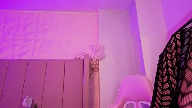 MollyBigBoobs12 online show from July 18, 10:19 am