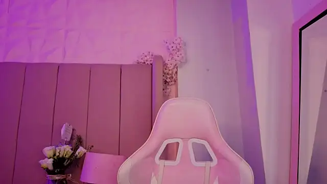 MollyBigBoobs12 online show from July 29, 9:57 pm
