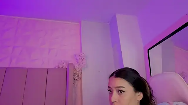 MollyBigBoobs12 online show from August 3, 9:40 pm