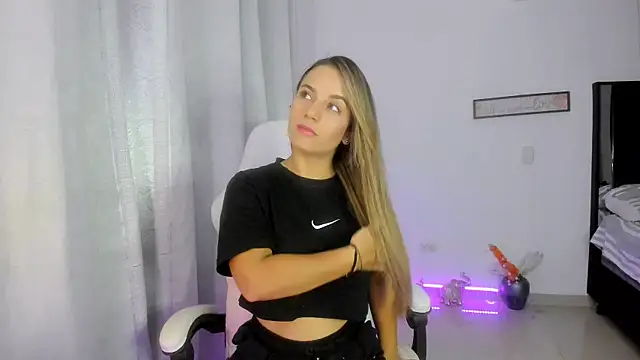 Snapshot of Sara_lopez_28 chatting on February 28, 10:20 am Sara lopez 28 online show from February 28, 10:20 am