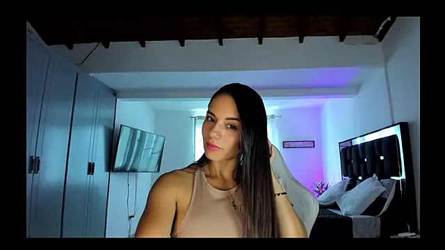 Snapshot of Sara_lopez_28 chatting on August 7, 1:13 pm Sara lopez 28 online show from August 7, 1:13 pm