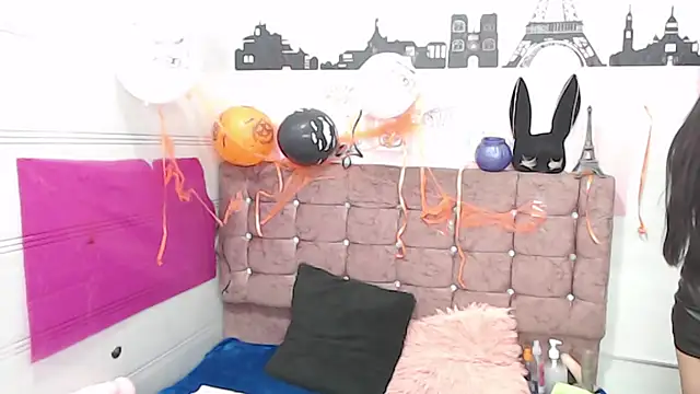 sara caplerx online show from October 18, 10:05 am