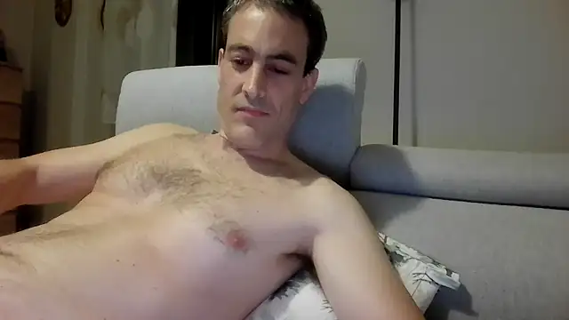 Snapshot of basquehotboy chatting on May 8, 12:16 am basquehotboy online show from May 8, 12:16 am