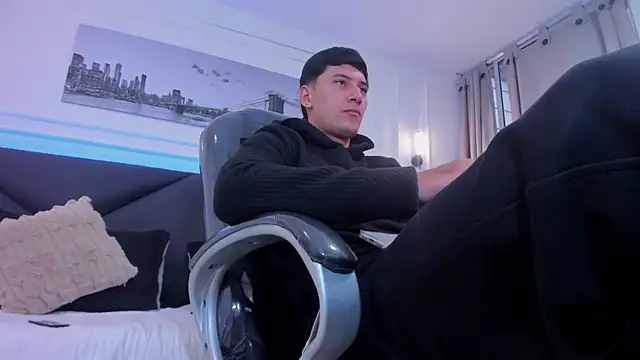 Damian23   online show from December 16, 12:43 pm