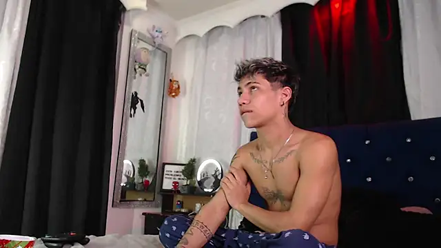Sexys Boys Hot1 online show from June 30, 1:06 am