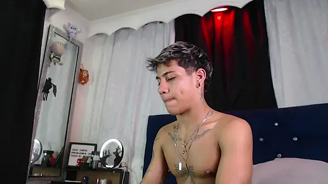 Sexys Boys Hot1 online show from July 7, 6:47 am