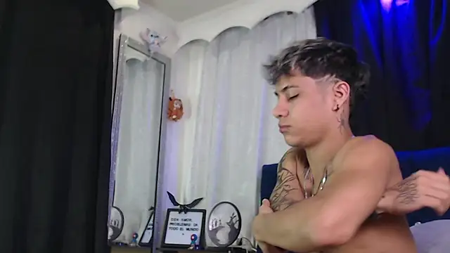 Sexys Boys Hot1 online show from July 12, 1:18 am