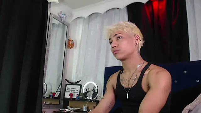 Sexys Boys Hot1 online show from July 17, 1:34 am