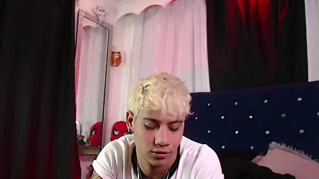Sexys Boys Hot1 online show from July 29, 1:15 am