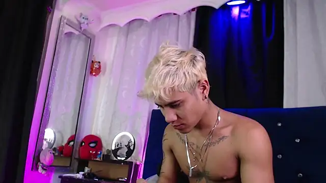 Sexys Boys Hot1 online show from August 5, 12:46 am