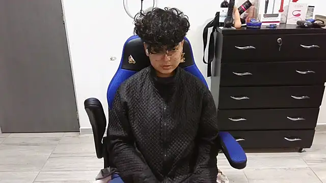 thomascooper7 online show from February 10, 3:24 am