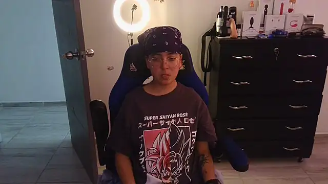 thomascooper7 online show from February 20, 7:52 pm