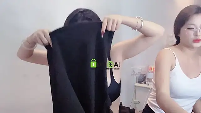 Snapshot of MM_YY_SS chatting on January 12, 7:53 pm MM YY SS online show from January 12, 7:53 pm