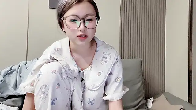 Snapshot of MM_YY_SS chatting on October 21, 10:05 am MM YY SS online show from October 21, 10:05 am