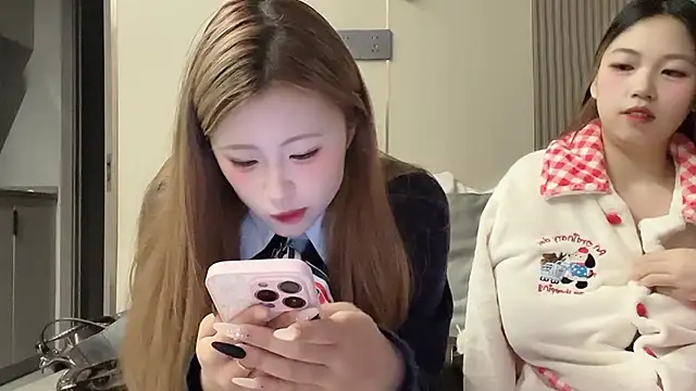 Snapshot of MM_YY_SS chatting on November 20, 9:31 am MM YY SS online show from November 20, 9:31 am