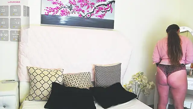 Snapshot of Ysabell01 chatting on October 6, 4:21 am Ysabell01 online show from October 6, 4:21 am