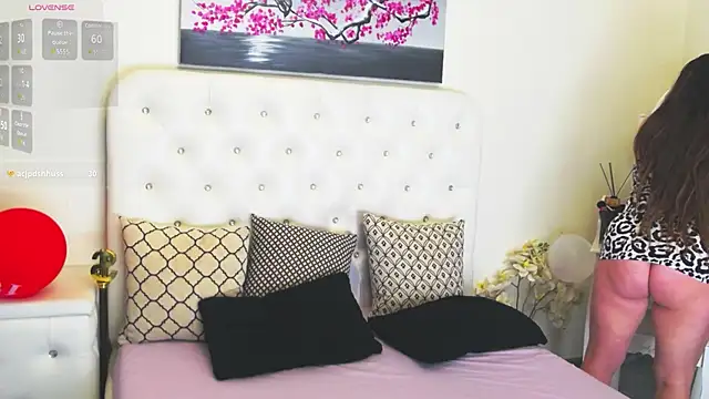 Snapshot of Ysabell01 chatting on November 2, 5:21 am Ysabell01 online show from November 2, 5:21 am