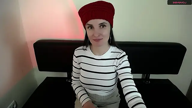 LaimaV  online show from February 1, 5:00 pm