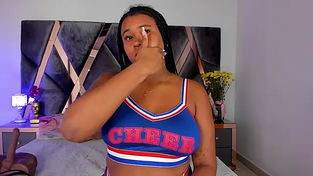 Snapshot of Milan_ebony chatting on June 27, 11:37 am Milan ebony online show from June 27, 11:37 am