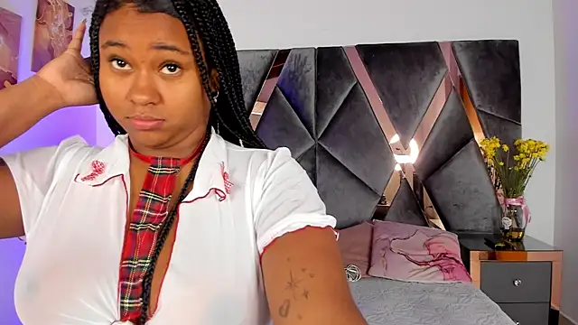 Snapshot of Milan_ebony chatting on July 4, 12:22 pm Milan ebony online show from July 4, 12:22 pm