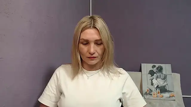 Snapshot of _sexy_lady chatting on December 15, 3:31 pm sexy lady online show from December 15, 3:31 pm