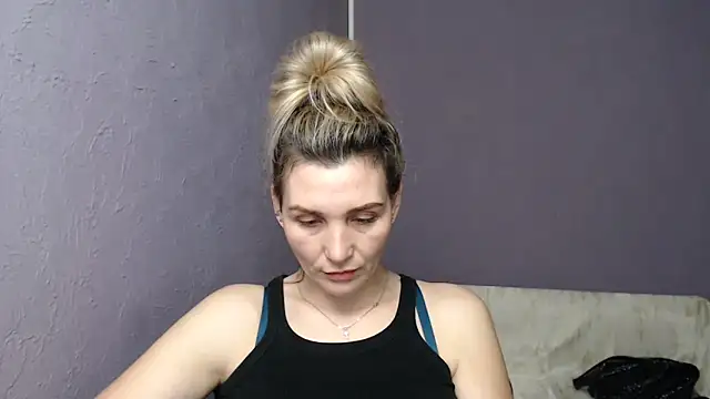 Snapshot of _sexy_lady chatting on February 1, 3:28 pm sexy lady online show from February 1, 3:28 pm