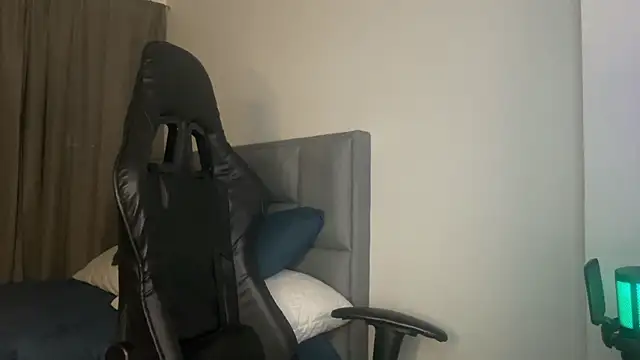 dereckbrownn online show from January 5, 10:29 pm