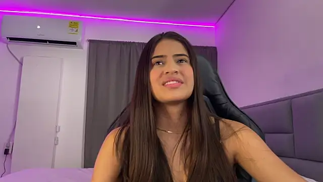 dereckbrownn online show from March 18, 8:48 pm