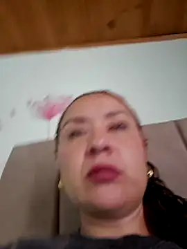 Snapshot of RenataSexy_ chatting on December 16, 6:24 pm RenataSexy online show from December 16, 6:24 pm