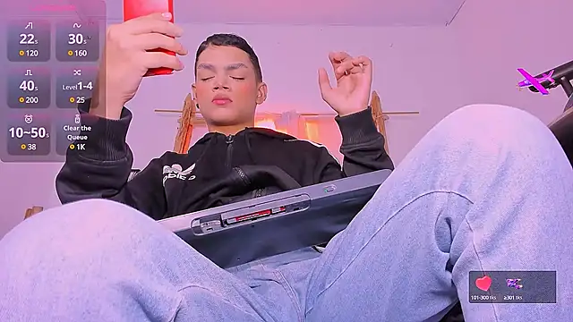 Ian Cooper  online show from December 6, 3:30 am