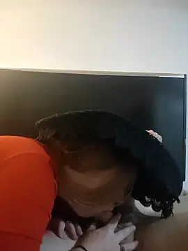 Snapshot of SpecialSpecies chatting on September 28, 8:42 am SpecialSpecies online show from September 28, 8:42 am