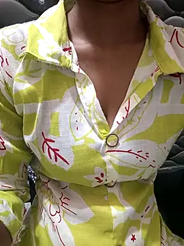 Snapshot of Rajni-Mehra chatting on November 29, 5:21 am Rajni-Mehra online show from November 29, 5:21 am