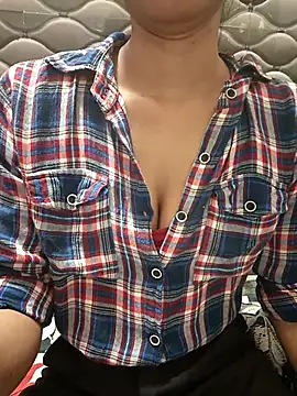 Snapshot of Rajni-Mehra chatting on December 4, 6:23 am Rajni-Mehra online show from December 4, 6:23 am