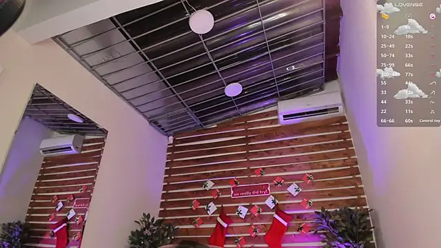 Snapshot of Sapphire_Venuss chatting on December 24, 1:38 am Sapphire Venuss online show from December 24, 1:38 am