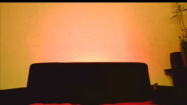 Snapshot of miabeautyxx chatting on March 1, 11:06 am miabeautyxx online show from March 1, 11:06 am