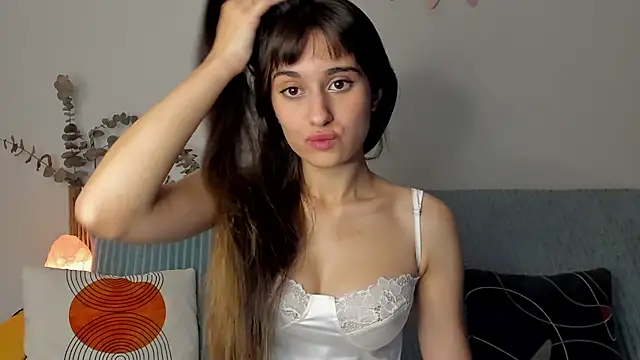 erika hoiree online show from September 16, 3:29 am