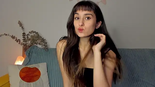 erika hoiree online show from October 26, 5:02 am