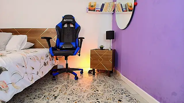 amber maxwell online show from March 15, 11:50 pm