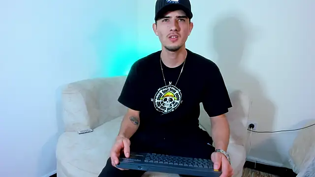 Snapshot of PhilipRich chatting on September 18, 7:38 pm PhilipRich online show from September 18, 7:38 pm