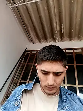 Snapshot of PhilipRich chatting on October 10, 4:39 pm PhilipRich online show from October 10, 4:39 pm