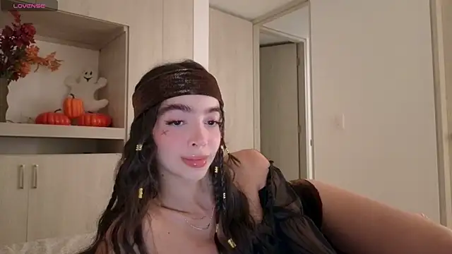 Snapshot of Siny_Moore chatting on October 28, 1:09 am Siny Moore online show from October 28, 1:09 am