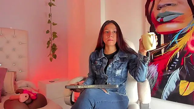 Luci And Sofi online show from January 13, 1:05 pm