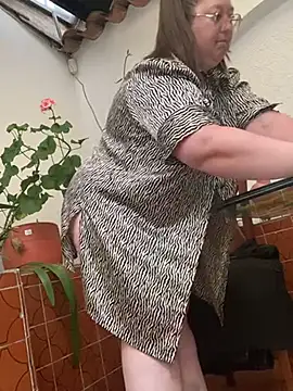 Snapshot of Chloee_ep chatting on December 11, 10:38 pm Chloee ep online show from December 11, 10:38 pm