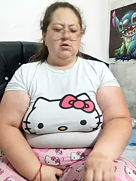 Snapshot of Chloee_ep chatting on December 24, 9:11 pm Chloee ep online show from December 24, 9:11 pm