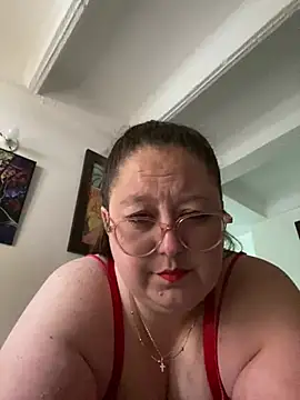 Snapshot of Chloee_ep chatting on February 13, 9:06 pm Chloee ep online show from February 13, 9:06 pm