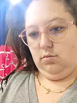 Snapshot of Chloee_ep chatting on February 25, 3:49 pm Chloee ep online show from February 25, 3:49 pm