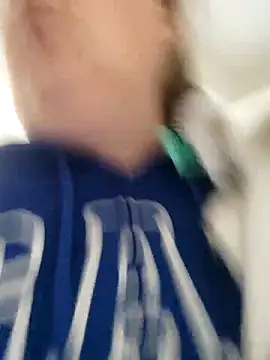 Snapshot of Chloee_ep chatting on February 26, 5:39 pm Chloee ep online show from February 26, 5:39 pm